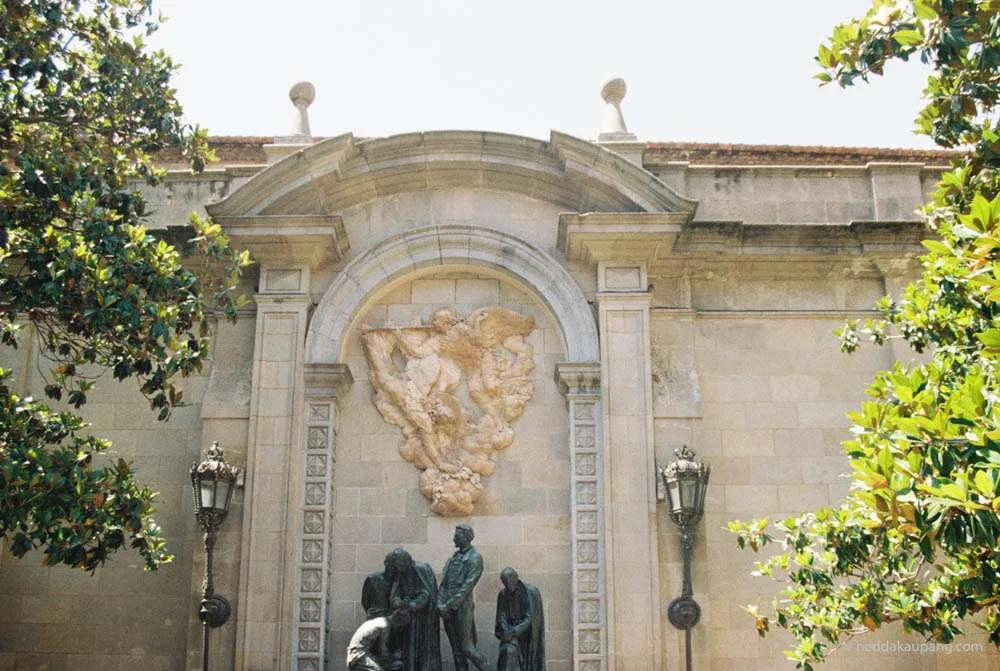 Vakker arkitektur og historiske bygninger i Barcelona