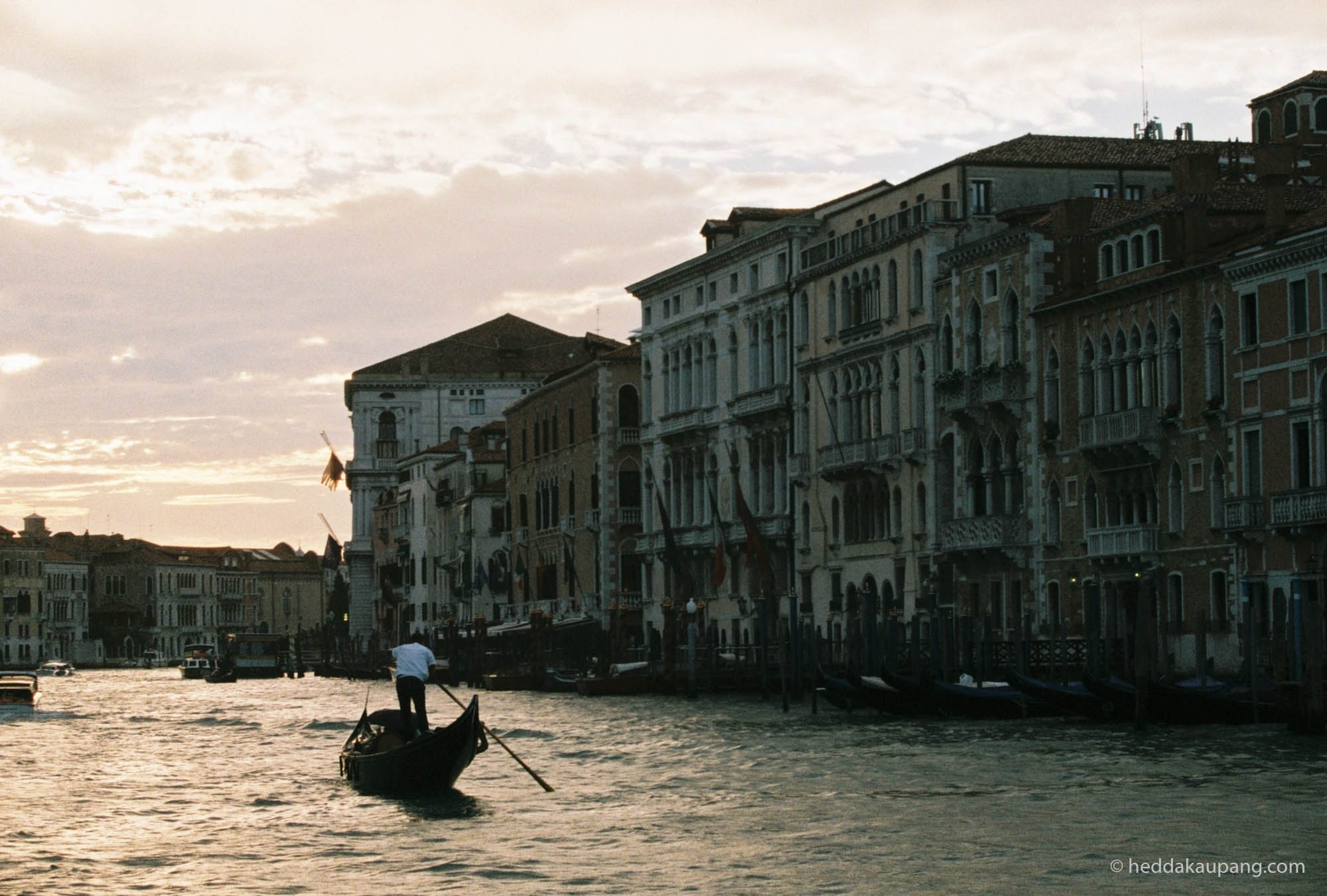 Gondolbåter i Venezia 